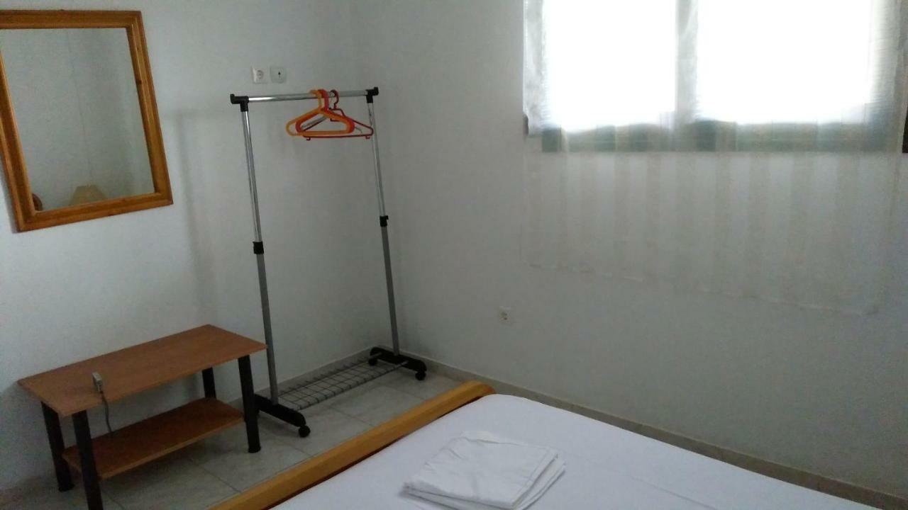 אספרובלטה Garden Maisonnette 2-Bedrooms Sleeps 6 Adults 200M From Sandy Beach מראה חיצוני תמונה